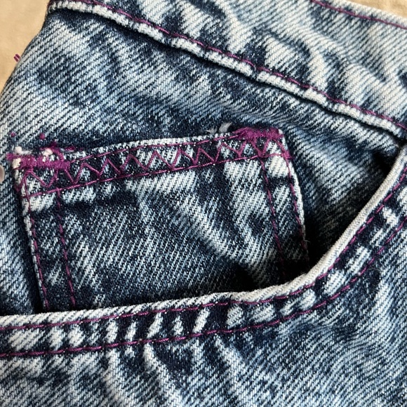 🦄 Vintage Acid Wash Jeans - Picture 6 of 15